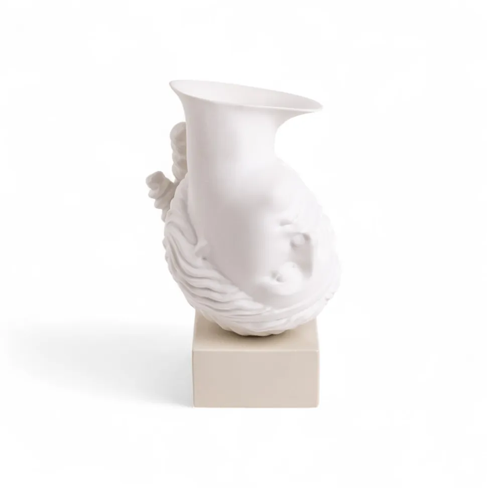 AMOR VOLAT vase