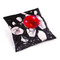 Cushion Bowling With Plume Padding