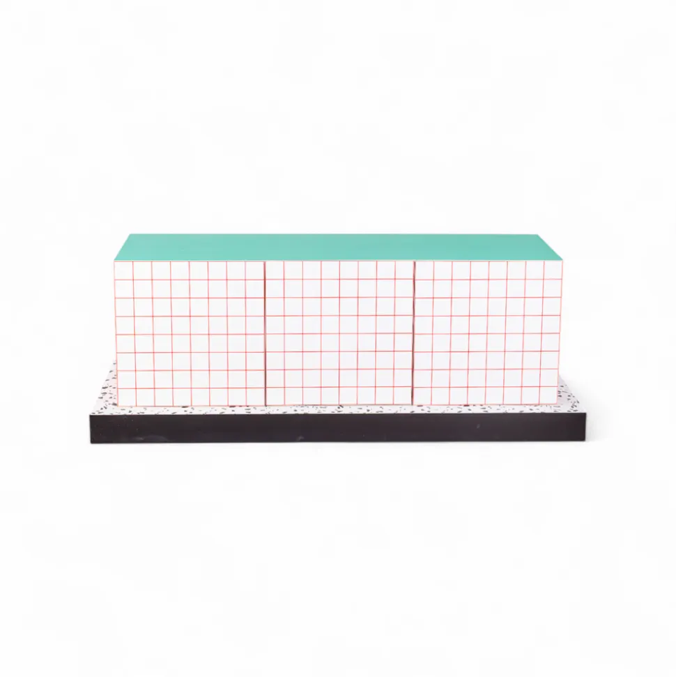 SUPERCABINET RED GRID