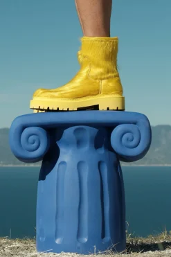 Terracotta Capitel Blue
